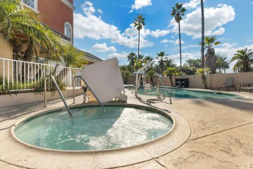 Comfort Suites Oceanside Camp Pendleton Area