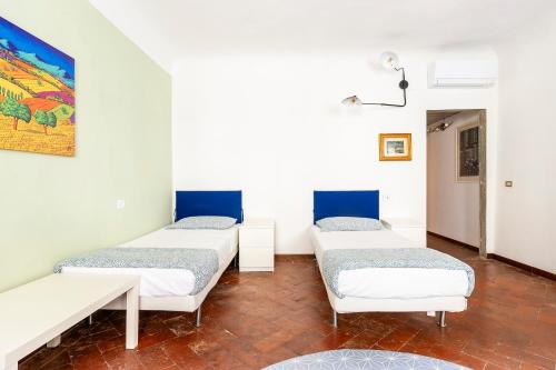 Servi 39 - Innocenti - image 2