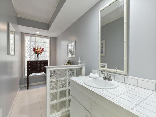 Shooting Star 4 Bedroom Hot Tub Pool Access Pet Friendly Sleeps 10 - image 11