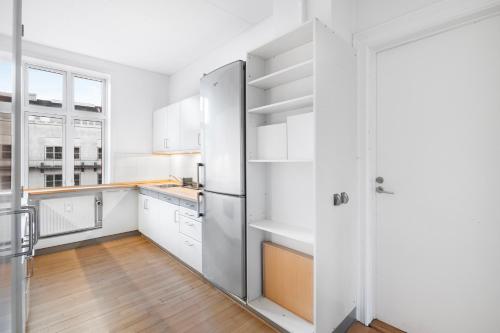 Kitchen, Come Stay - With Family or Friends in the heart of Aarhus near Ana Frugt & Grønt