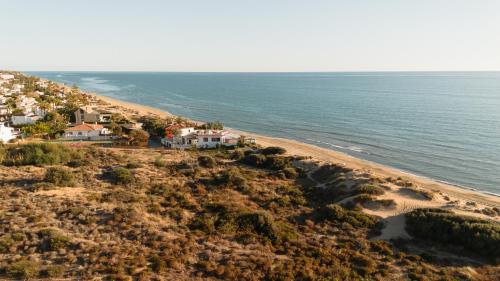 Spacious house with pool garden and solarium in Las Chapas Marbella - image 3