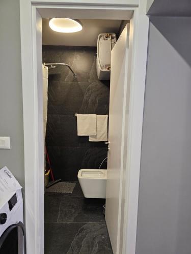 Skerdi Apartment, Tirana (photo 8)