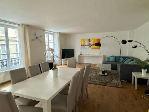 Duplex 110m2 Jardin du Luxembourg Paris 6e, Parigi