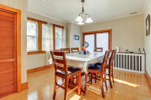 Charming Tannersville Home with Fire Pit and Deck! in Tannersville, USA