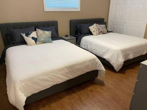 Cozy 2 bedroom home in Chatham - left side