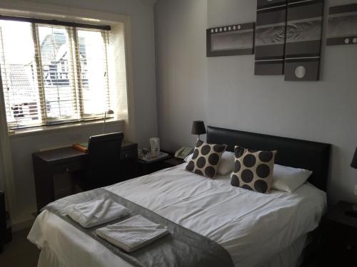 Maes Manor Country Hotel - image 6