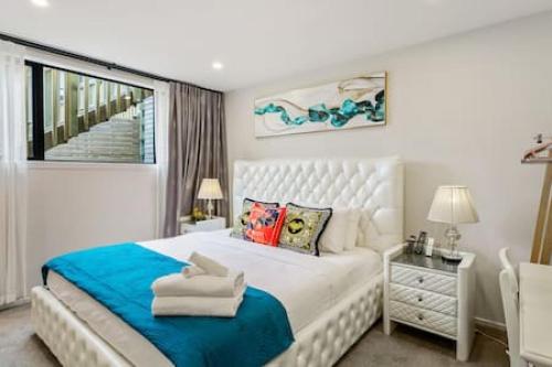 Grand Retreat with spa pool and parking, Auckland (zdjęcie 10)