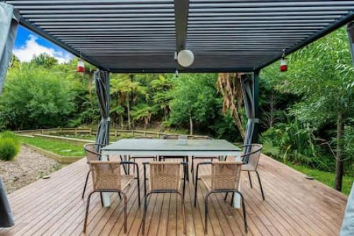 Grand Retreat with spa, sauna & parking