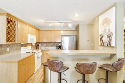 First-Floor Big Sky Condo with Hot Tub! in Big Sky, USA