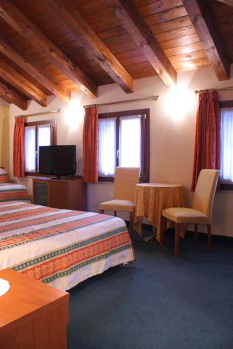 Hotel Antico Moro - image 12