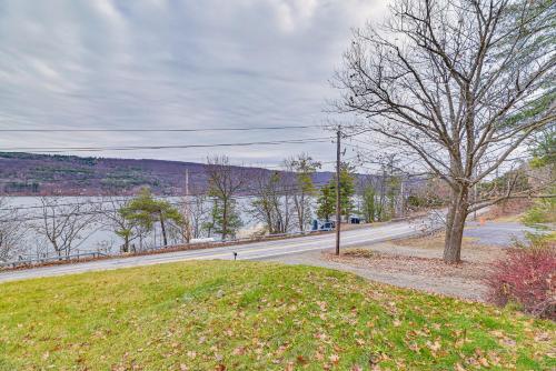 Pet-Friendly New York Escape with Deck and Lake Views!