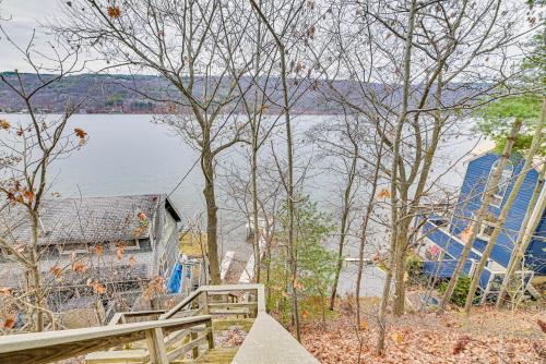 Pet-Friendly New York Escape with Deck and Lake Views!