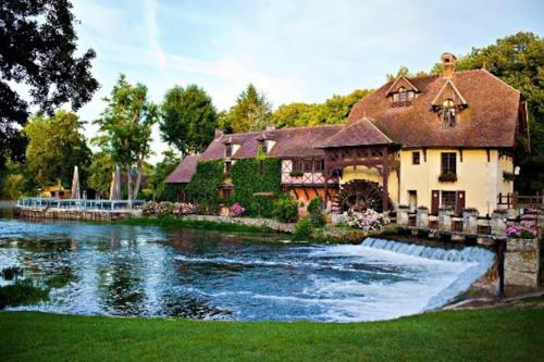 Tuvākā izklaides vieta, Maison Aveny Spa in Ecos