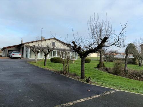 Les clés de Jonzacconciergerie, Villa les oiseaux - Location saisonnière - Jonzac