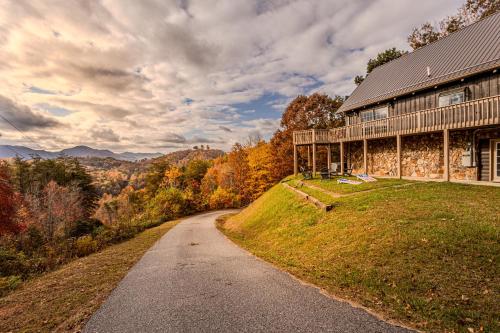 Sky Bear Lodge at Three Little Bears Retreat