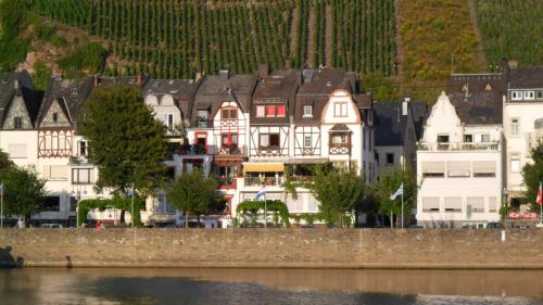 Pension Adelheid Moselhype&Wine – Zell (Mosel)