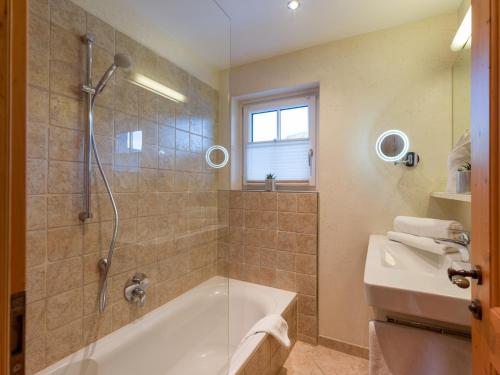 Alpen Glück Hotel Villa Lisa garni – Kirchberg, MO