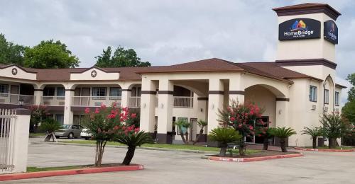 HomeBridge Inn and Suites - Lumberton
