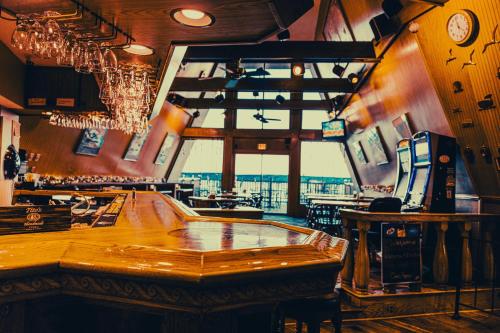 Wrangler Inn Mobridge - image 9