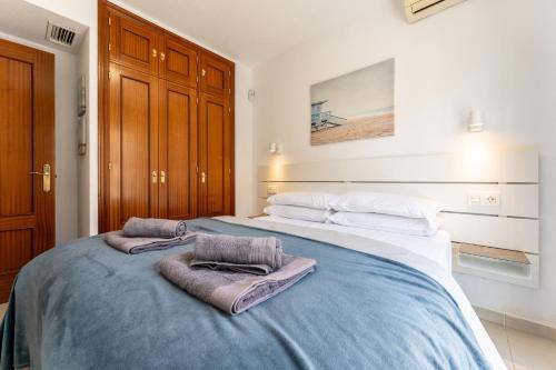 Three-Bedroom Townhouse image 8