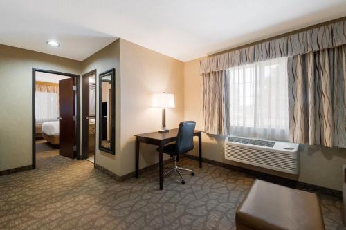 Best Western University Inn and Suites - image 7