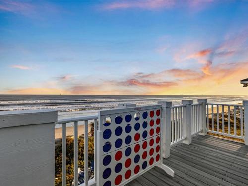 Sea Haven- Ocean Front Luxury Property in Bolivar Peninsula, USA