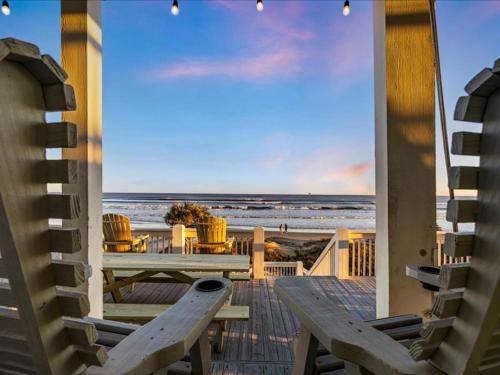 Sea Haven- Ocean Front Luxury Property in Bolivar Peninsula, USA