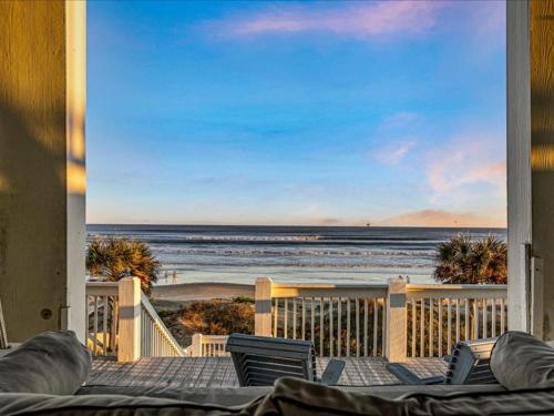 Sea Haven- Ocean Front Luxury Property in Bolivar Peninsula, USA