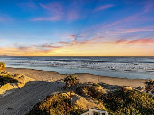 Sea Haven- Ocean Front Luxury Property in Bolivar Peninsula, USA