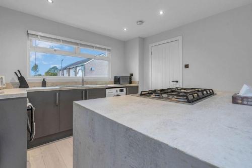 кухня, West Lothian 5 Beds + car space in Whitburn