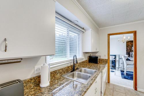 Family-Friendly Bloomfield Hills Home with Patio! in Bloomfield Hills, USA