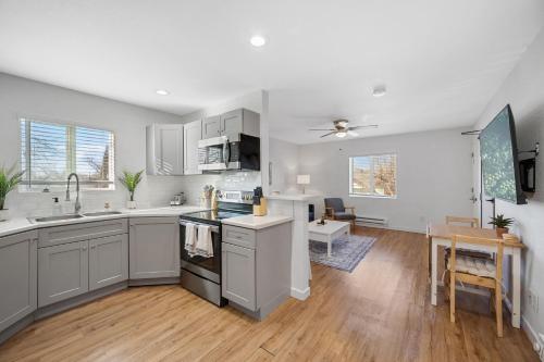 設施, Beautiful Work Stay Retreat in Pueblo Near Downtown in 東邊