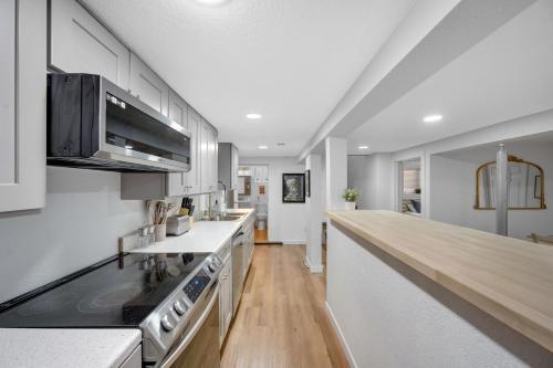 廚房, Beautiful Work Stay Retreat in Pueblo Near Downtown in 東邊