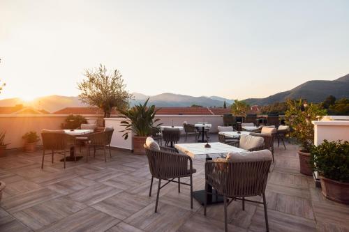 Restaurant, La Fleur Boutique Hotel in Town Center