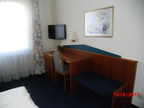 Centralhotel Ratingen - image 5