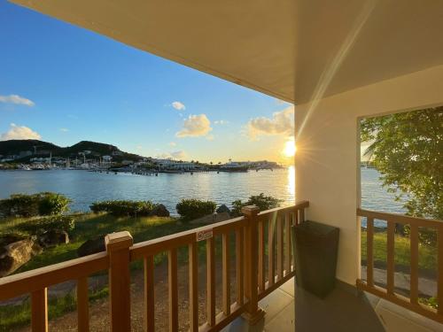 バルコニー/テラス, Port de Plaisance Resort, Trademark Collection by Wyndham in コールバーイ