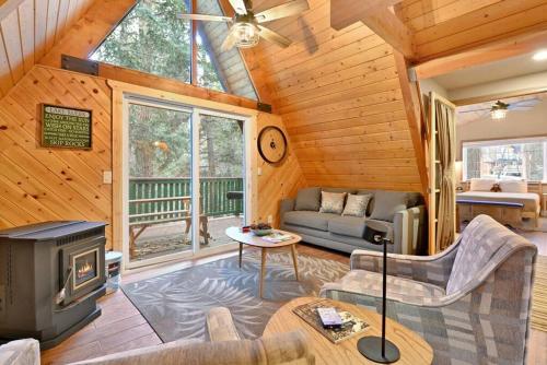 Whispering Woods Big Bear~ Central Resort Cottage~