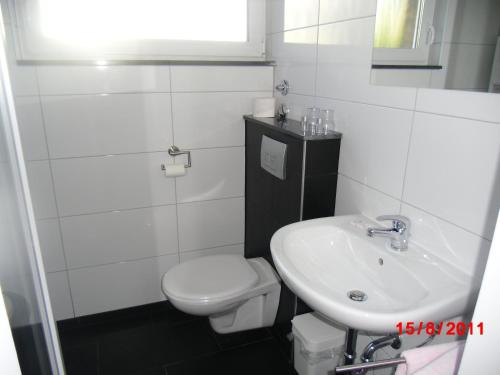 Centralhotel Ratingen - image 2
