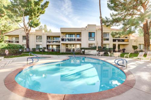 Cathedral City Condo with Community Pools and Hot Tubs