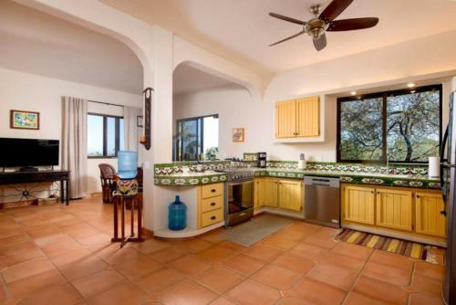 5 Minutes to Downtown Los Barriles, Walk to Beach in Buenos Aires