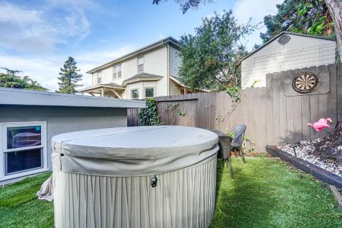 Oakland Apartment with Shared Hidden Backyard Oasis!