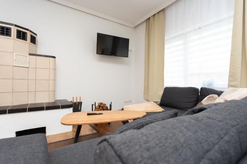 Stadthaus mit 2 Schlafzimmern & Wohnzimmer mit Kamin - Kostenloser Privat-Parkplatz auf dem Grundstück, Lipsk (zdjęcie 5)