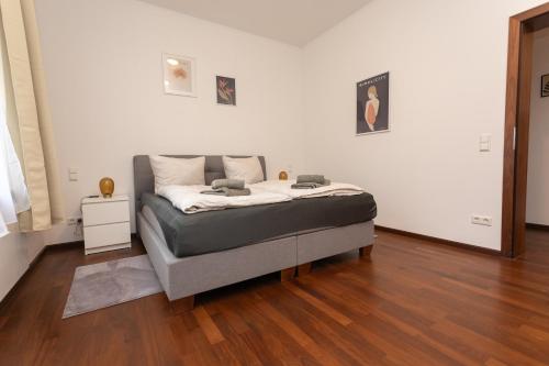 Stadthaus mit 2 Schlafzimmern & Wohnzimmer mit Kamin - Kostenloser Privat-Parkplatz auf dem Grundstück, Lipsk (zdjęcie 11)