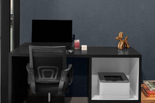 Aloft by Marriott New York Chelsea - image 2