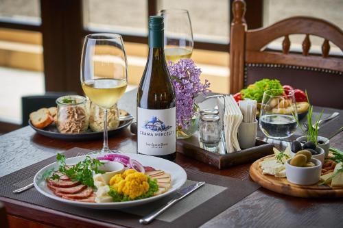 Restaurant, Crama Mircesti in Ungheni