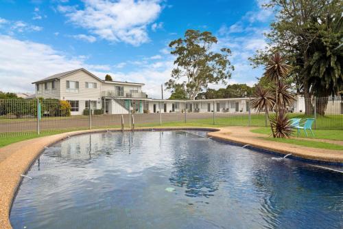 Hive Hotel in Moruya