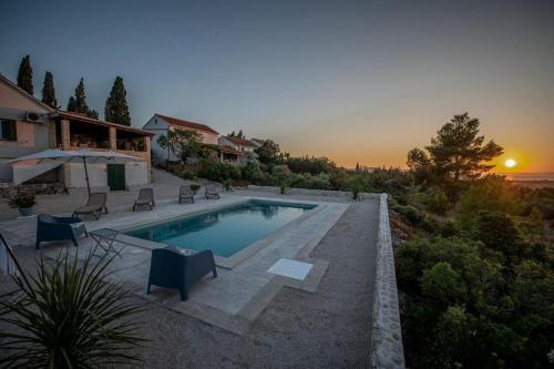 Family friendly house with a swimming pool Bobovisca, Brac - 21663