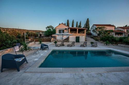 Family friendly house with a swimming pool Bobovisca, Brac - 21663