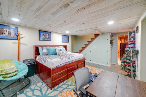 Beckley Studio with Private Hot Tub and Home Gym! in Beckley, USA