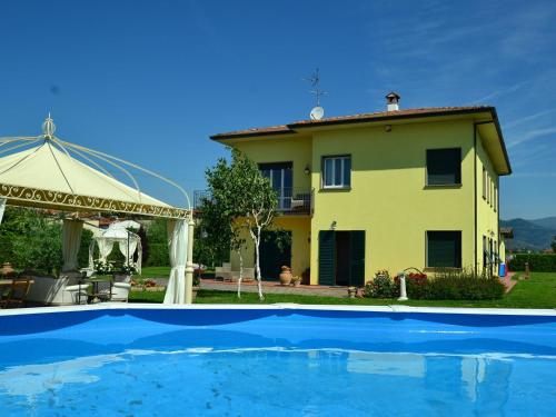 Villa in Montecarlo with Pool and Scenic Views
